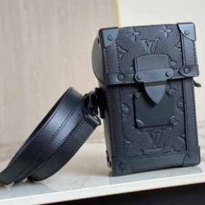 Louis Vuitton VERTICAL TRUNK Men’s Mini Handbag – Black