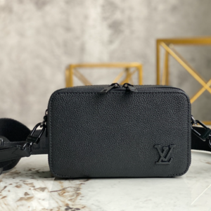 Louis Vuitton Men’s ALPHA WEARABLE Wallet