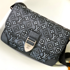 Louis Vuitton Men’s ARCHY Medium Messenger Bag – Black