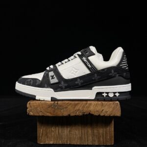 Louis Vuitton Trainer Black and White Panda Low-Top Casual Shoes, Trainers, Sports Shoes for Men and Women 1A9JG9
