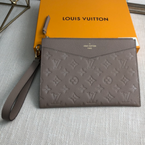 Louis Vuitton Mélanie Medium Clutch – Apricot